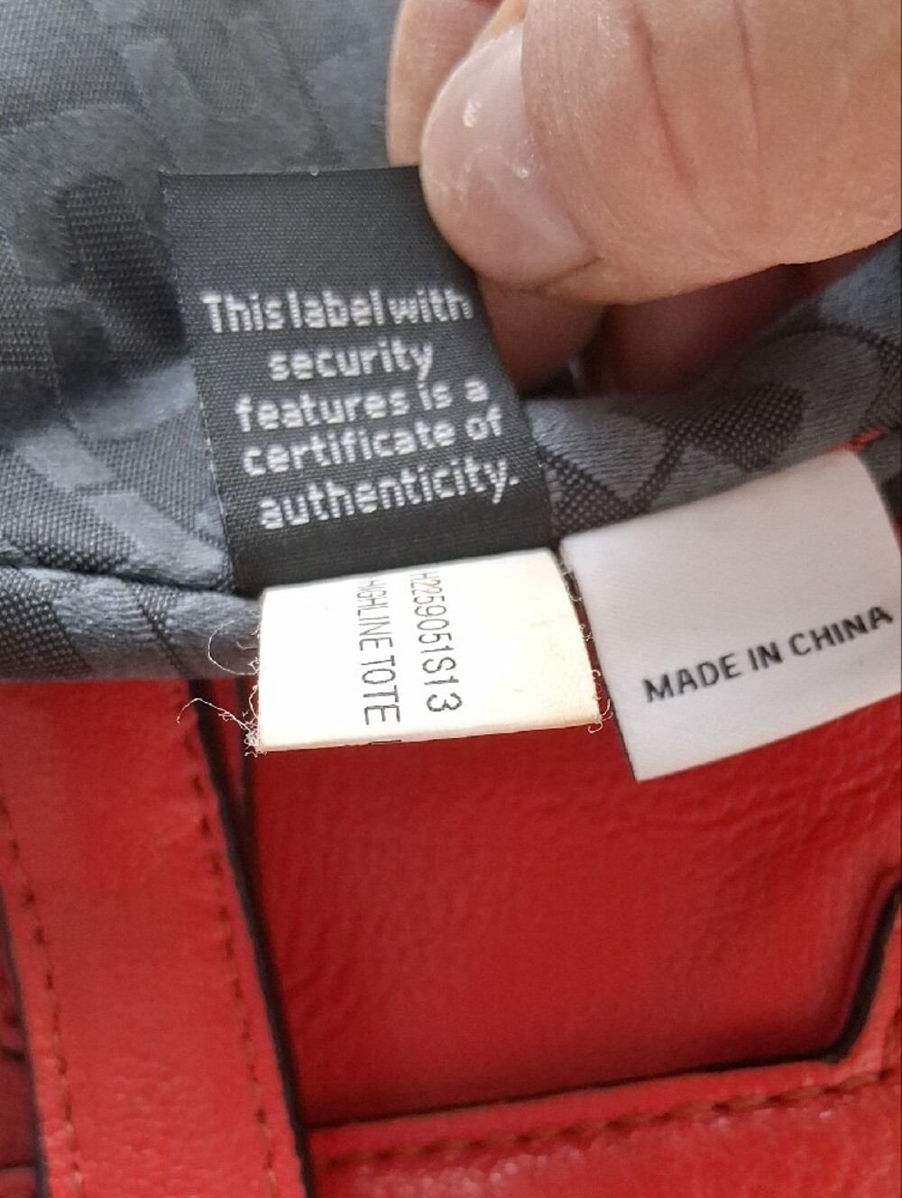 Diane Von Furstenberg Coral-Red Leather Shoulder Bag - Picture 14 of 15